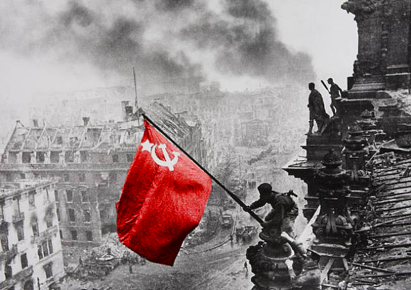 LF Berlijn Rode vlag Rijksdag 1945